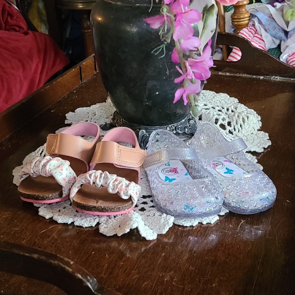 Baby/ toddler shoes size 2